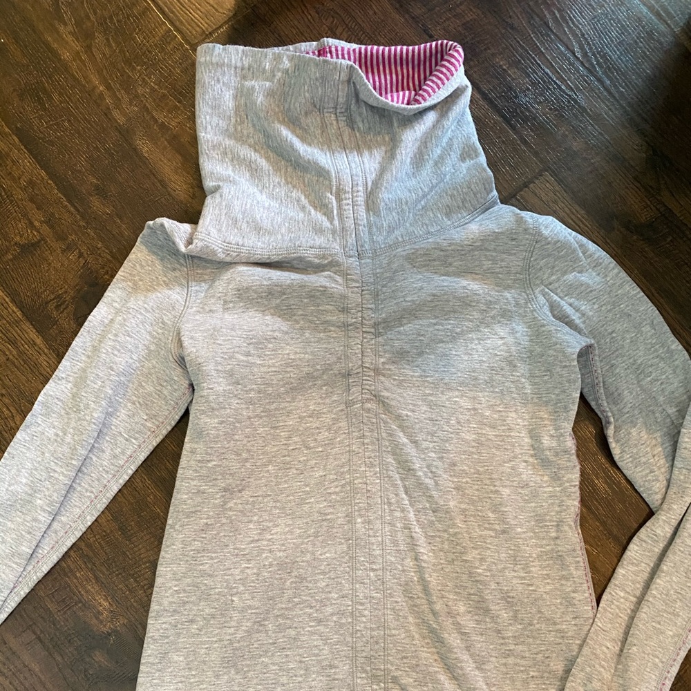Lululemon cinched neck sweatshirt
